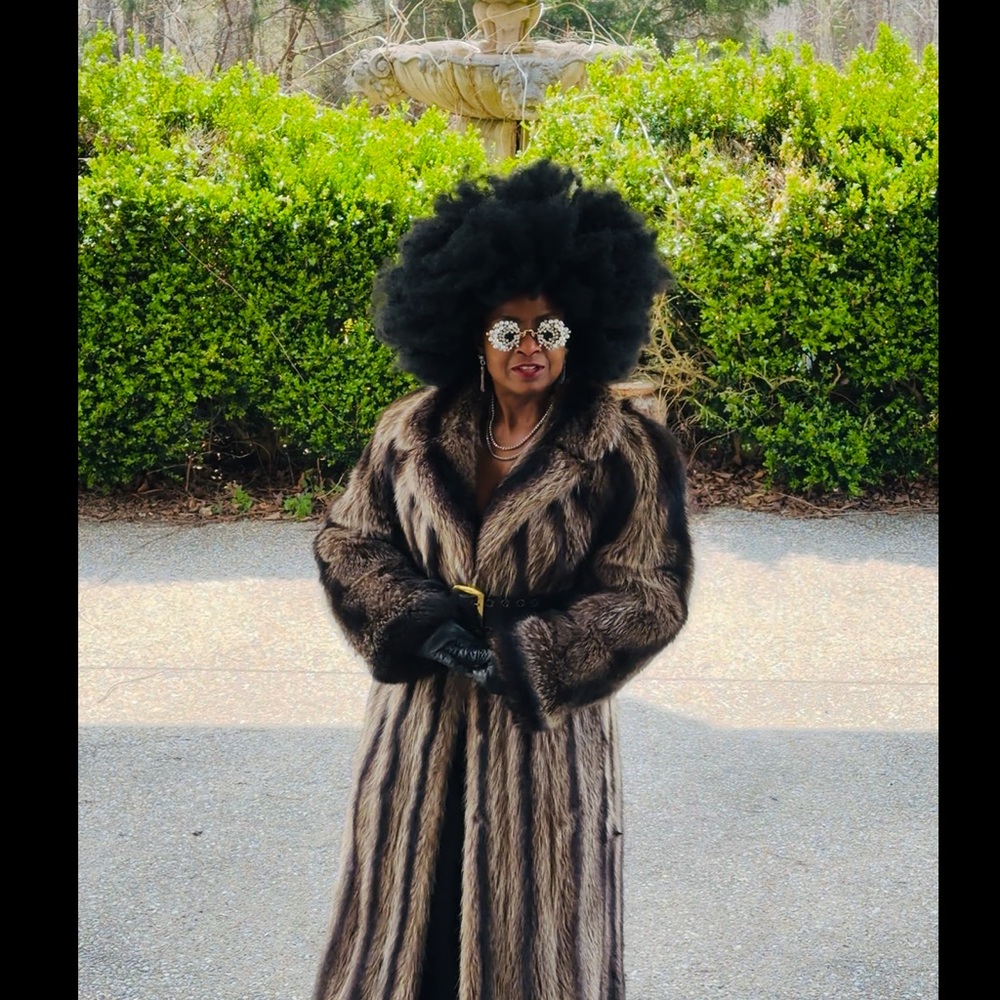 Excellent very fluffy Stylish Full pelt Raccoon Fur Coat Jacket &French hem S-M